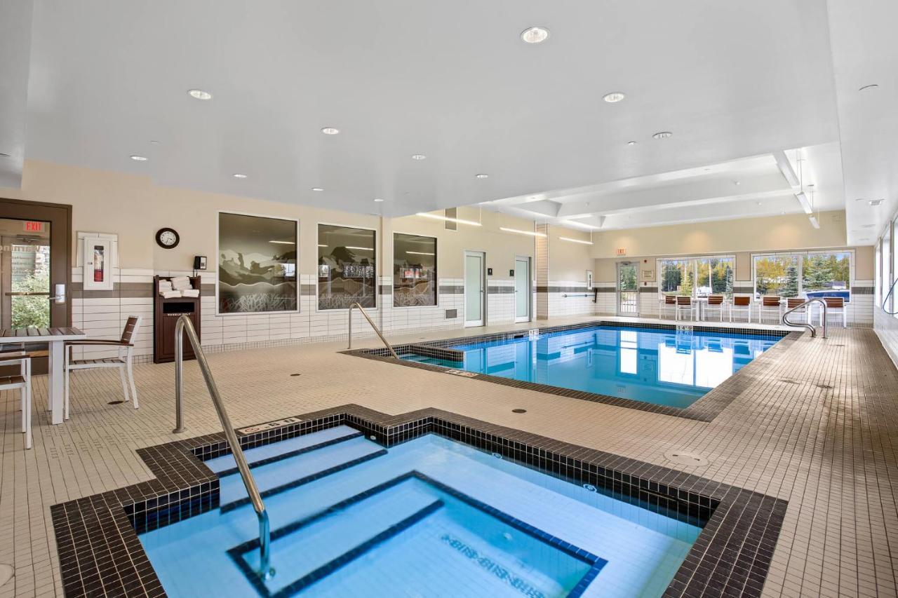 Mountain View Inn & Suites Sundre Esterno foto