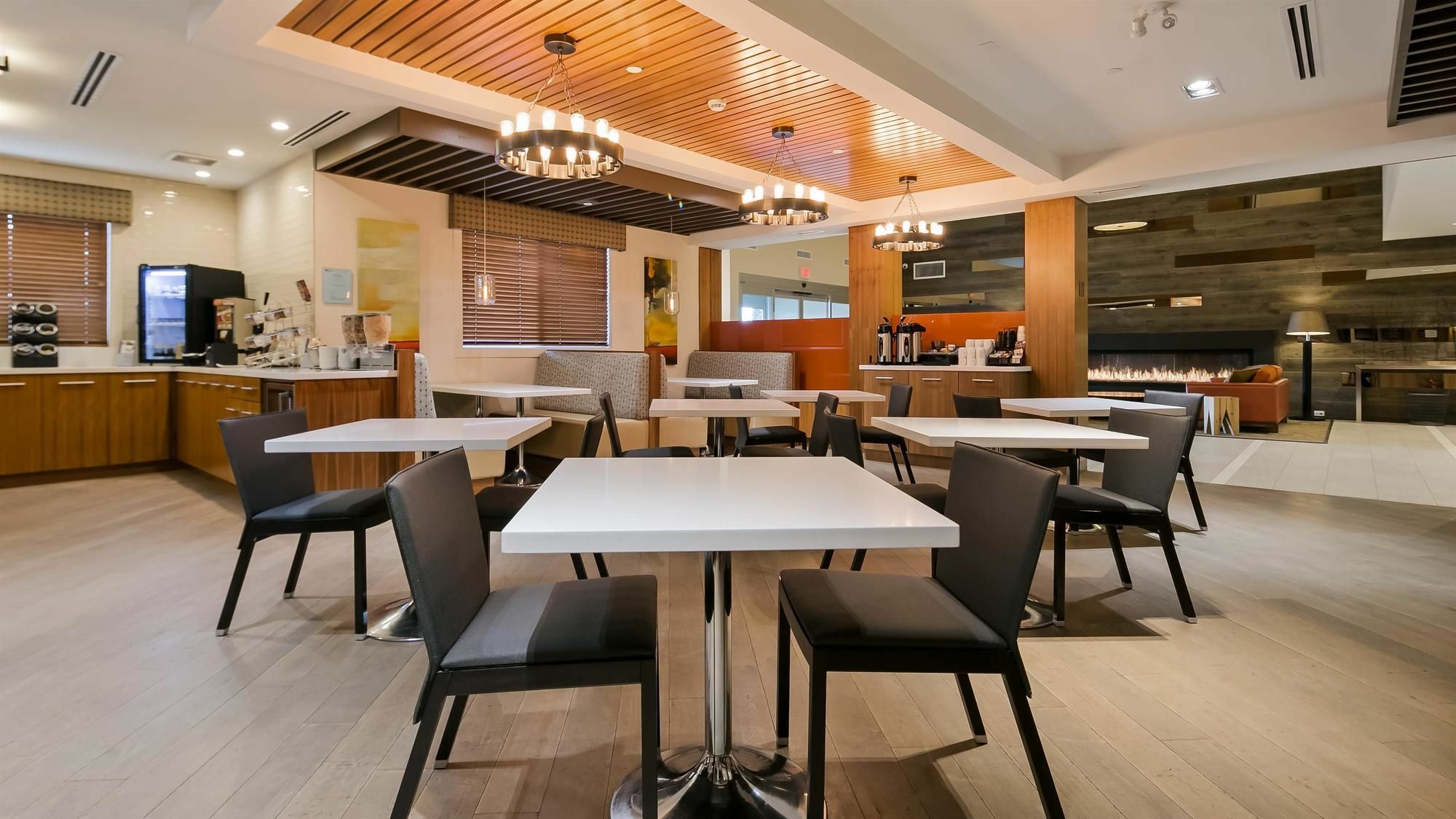 Mountain View Inn & Suites Sundre Esterno foto