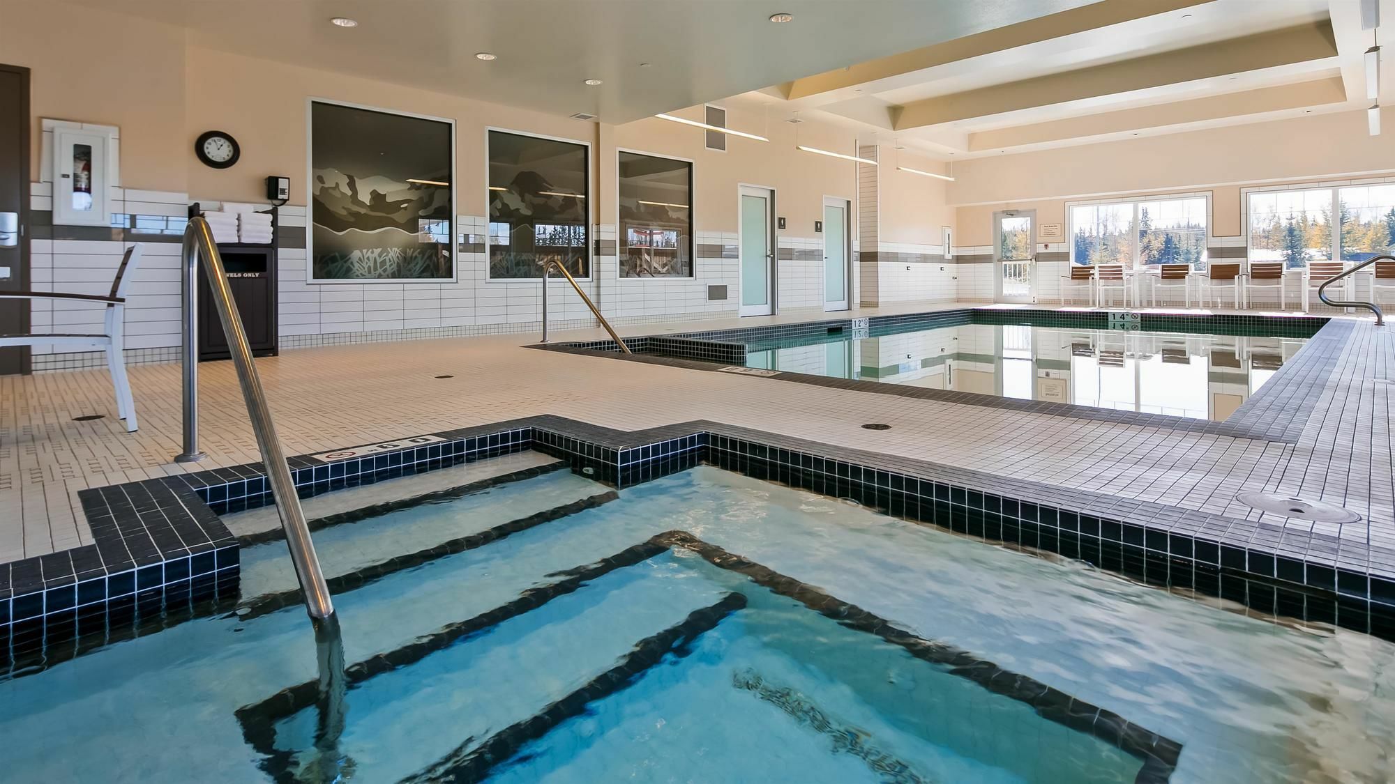 Mountain View Inn & Suites Sundre Esterno foto